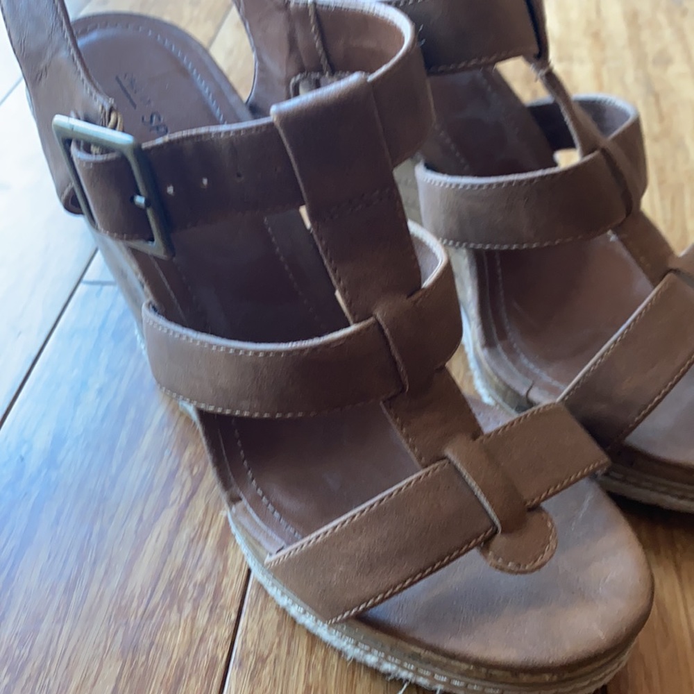 Call it Spring Wedges - Picture 7 of 7